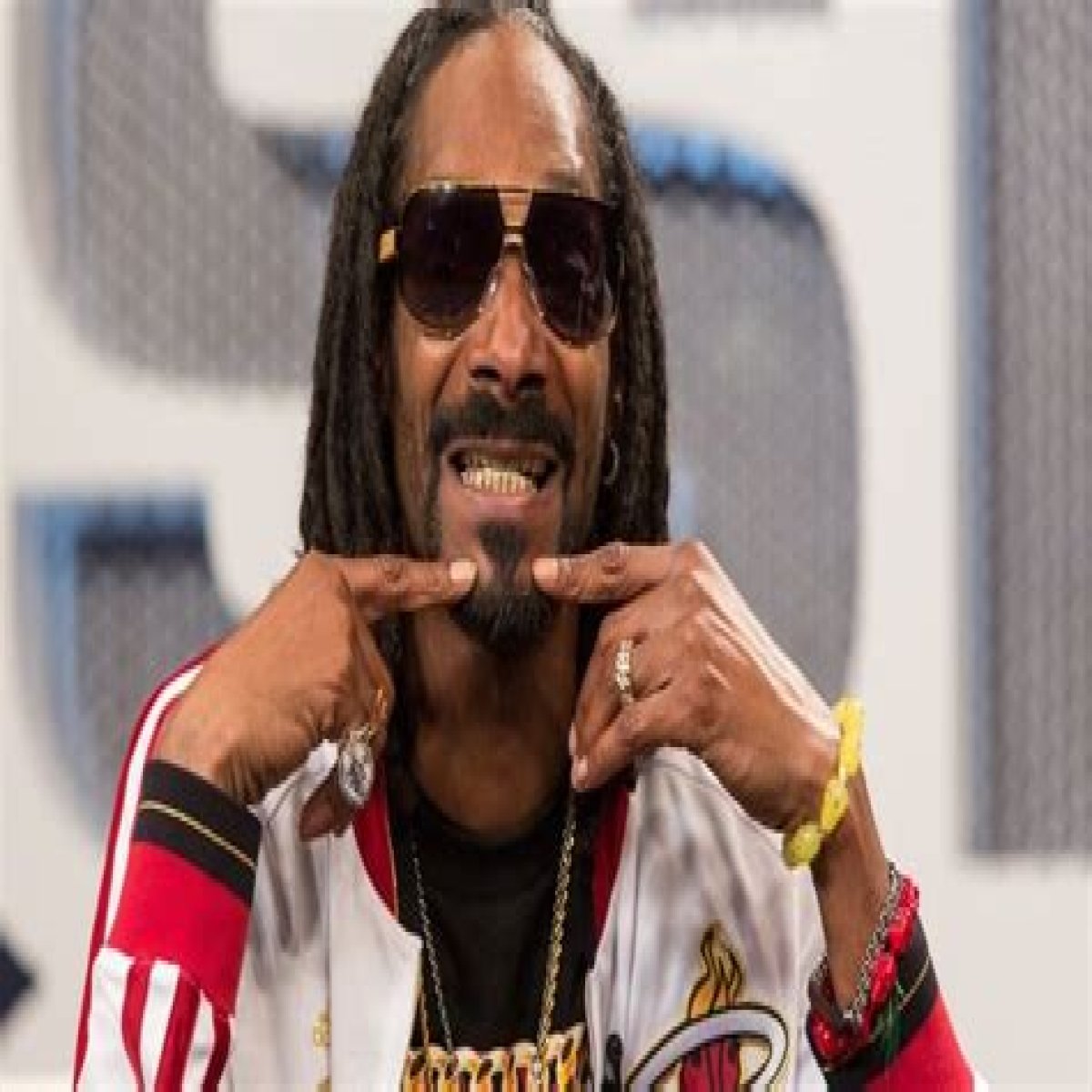 10 Extremely Wealthy And Successful Musicians Who Have Never Won A Grammy