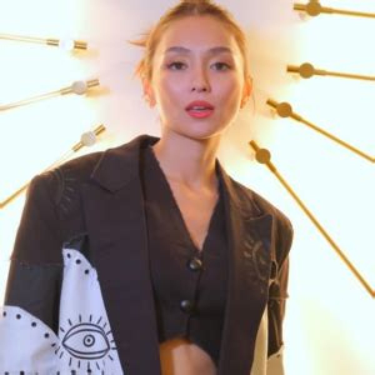 Unveiling The Secrets Of Kathryn Bernardo's Height And Weight